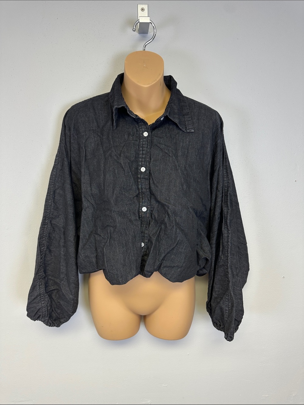Elan Puff Sleeve Button Front Cropped Chambray Top